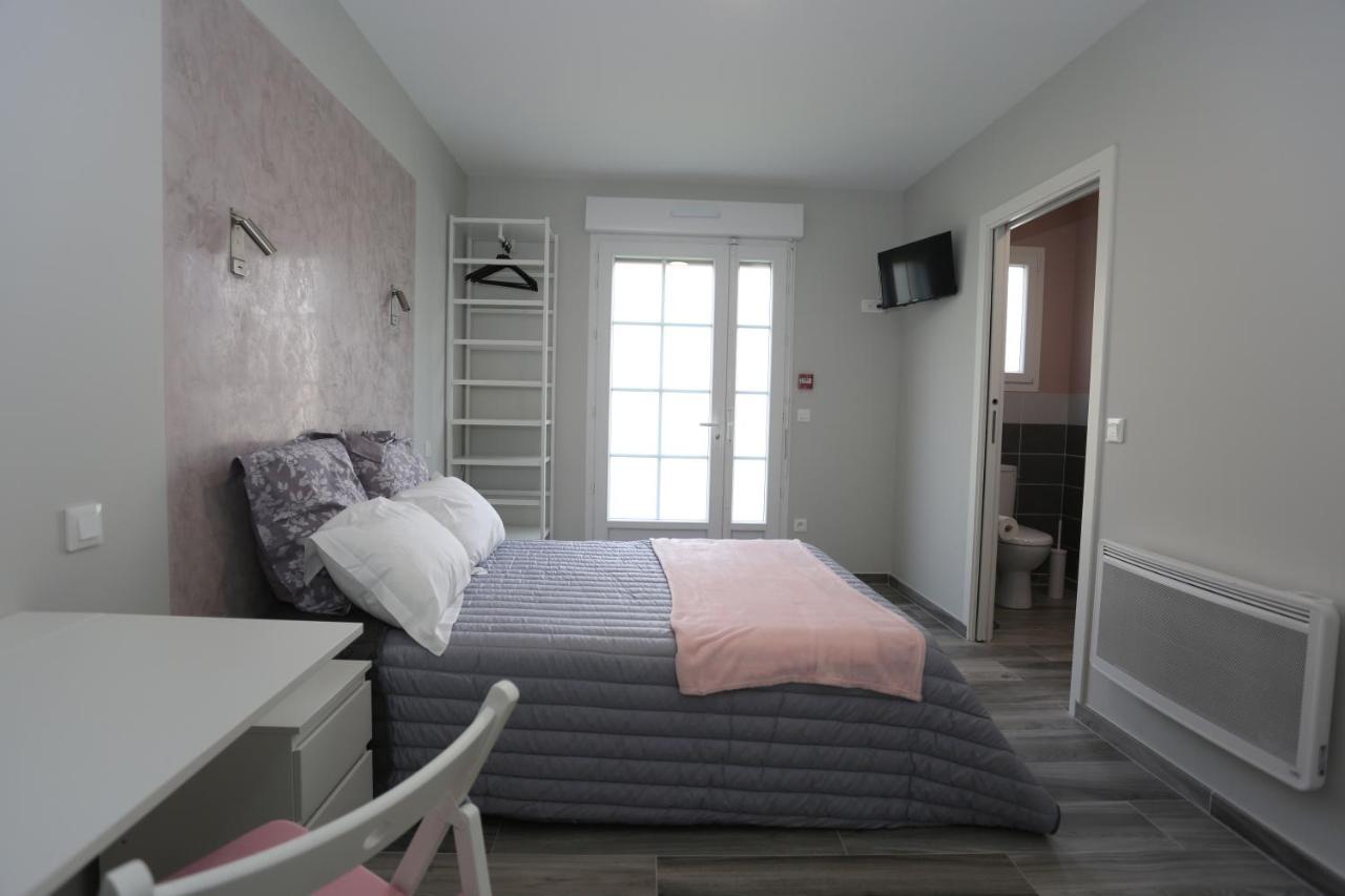 Hotel Le Merle Blanc Louchats Esterno foto